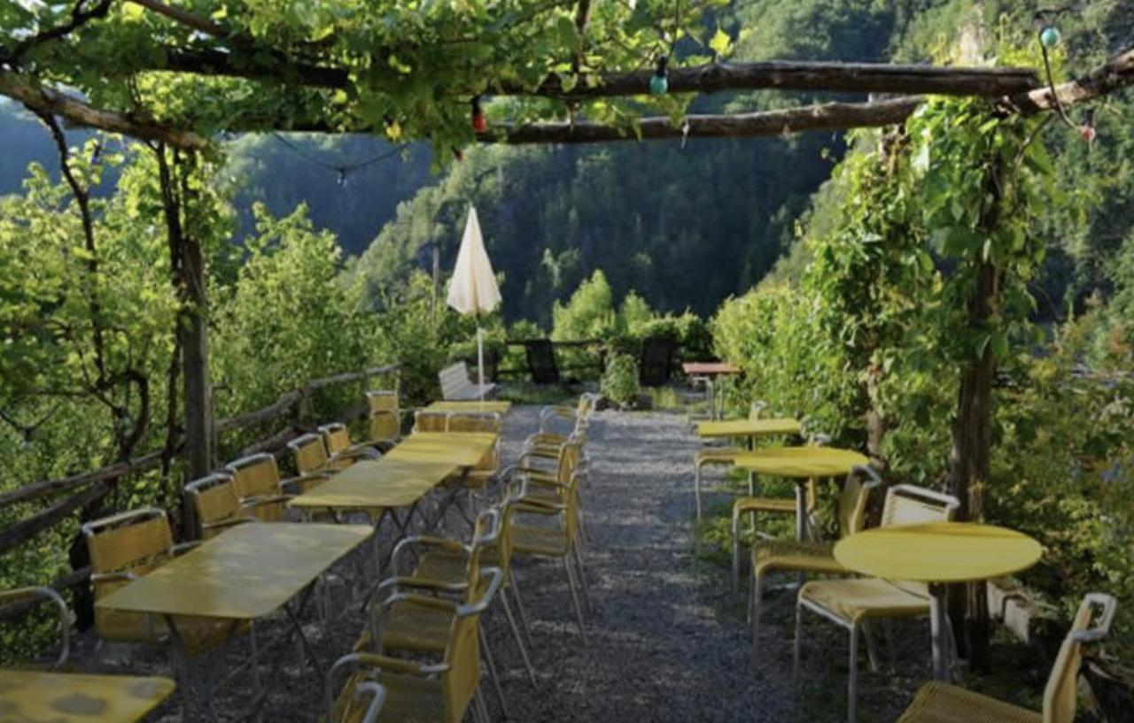 Osteria Gruetli Con Alloggio Borgnone Eksteriør billede