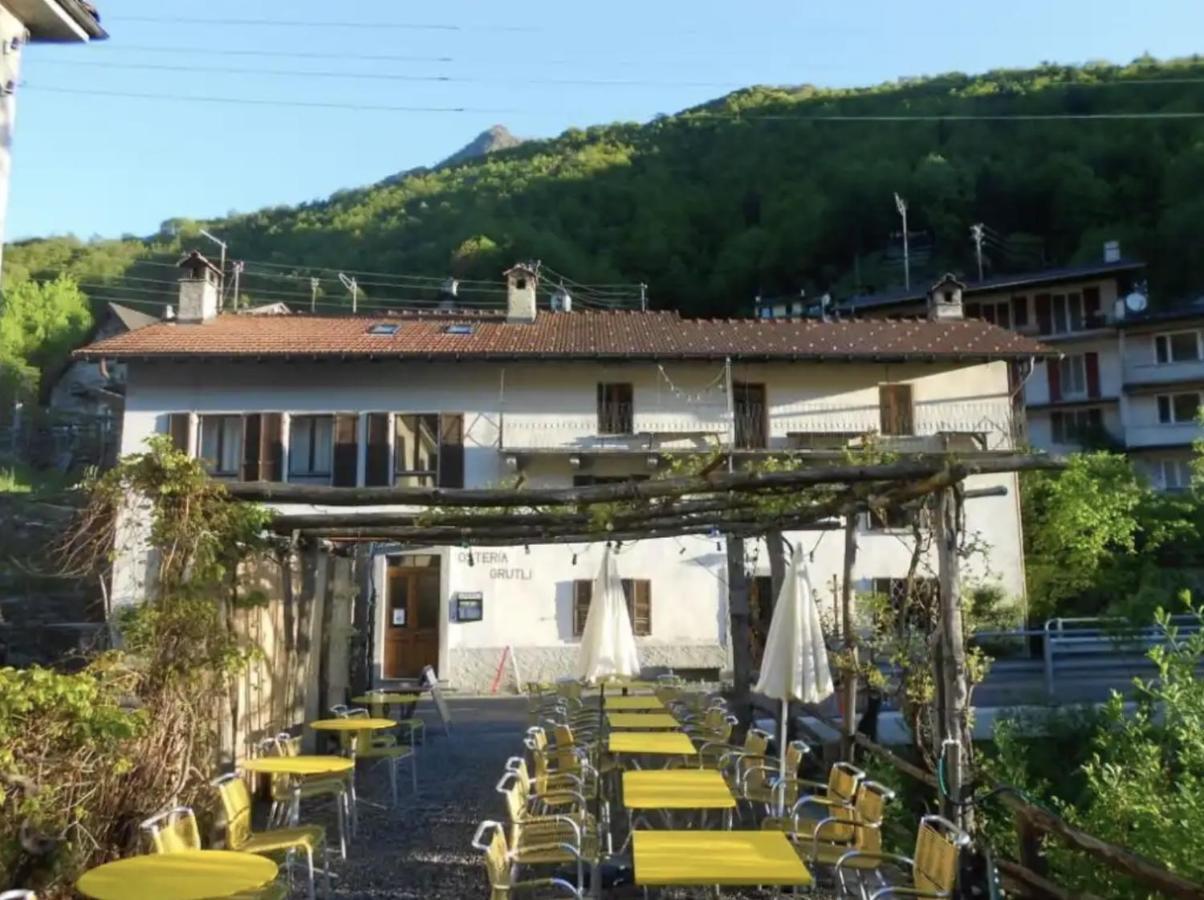 Osteria Gruetli Con Alloggio Borgnone Eksteriør billede