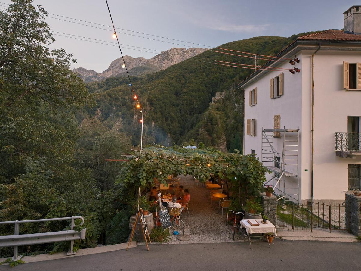Osteria Gruetli Con Alloggio Borgnone Eksteriør billede