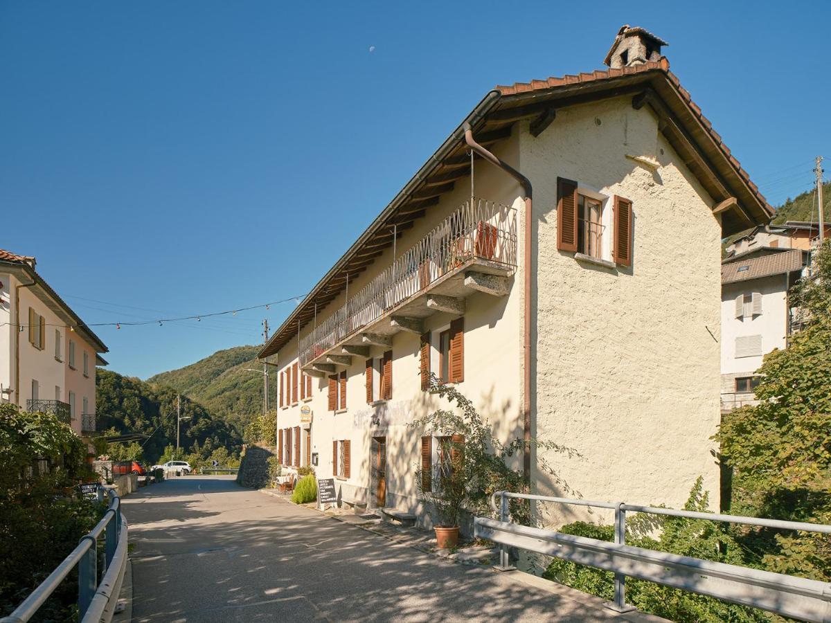 Osteria Gruetli Con Alloggio Borgnone Eksteriør billede