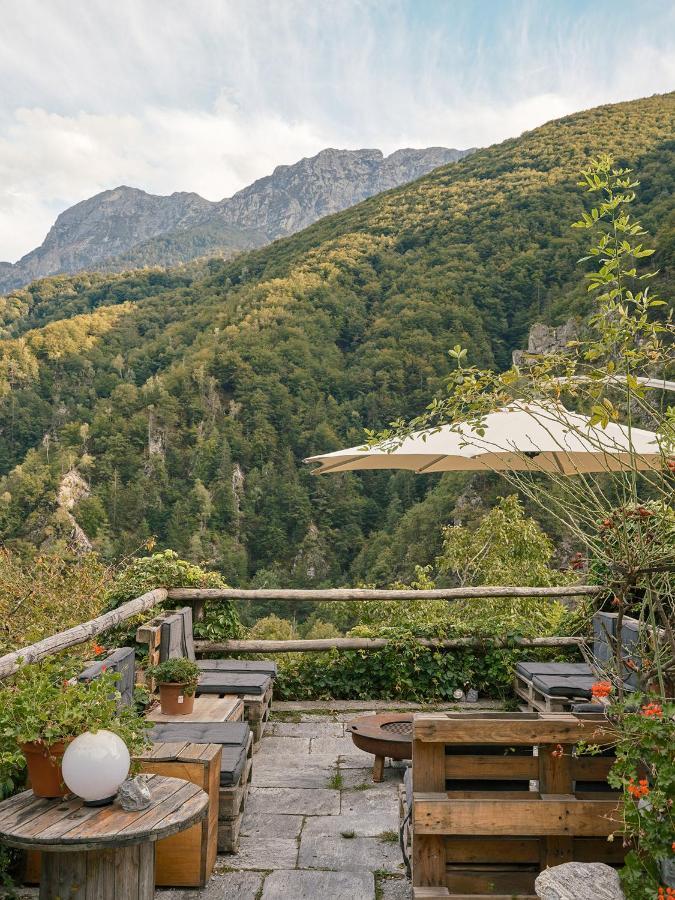 Osteria Gruetli Con Alloggio Borgnone Eksteriør billede